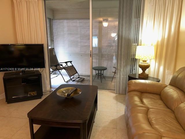 HOLLYBROOK GOLF - Residential