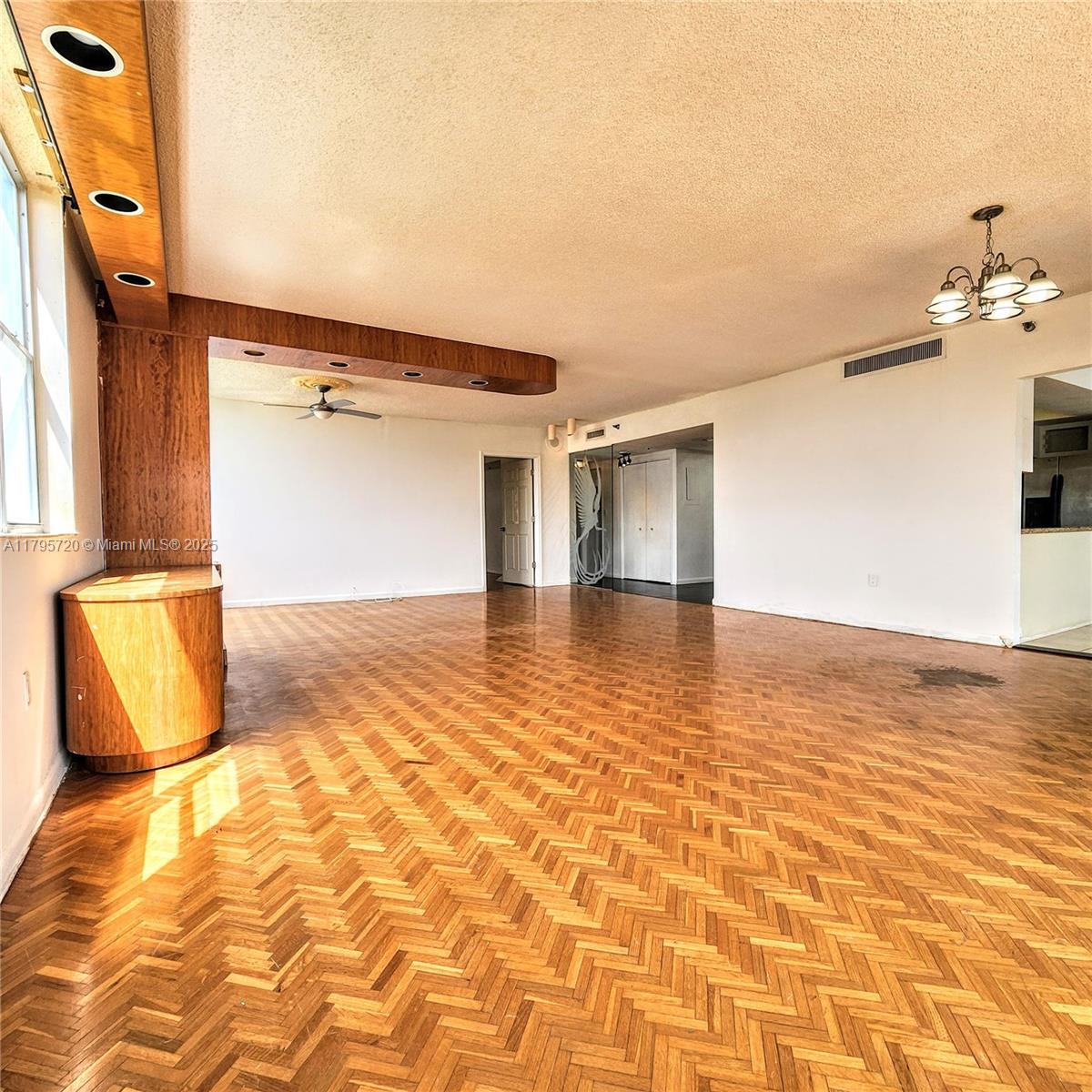 4001 Hillcrest Dr 602-4