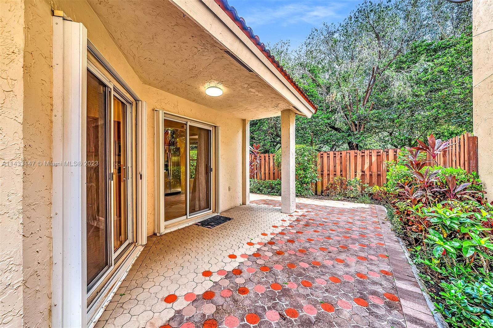 COUNTRY ISLES GARDEN HOME - Residential Lease