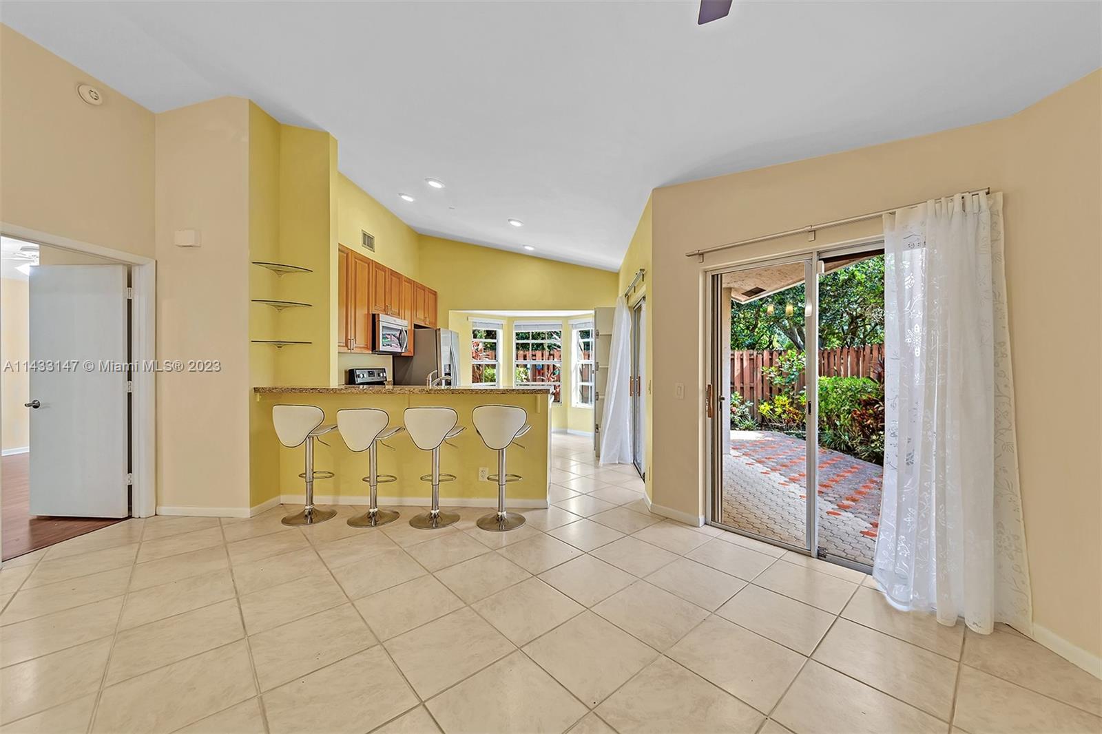 COUNTRY ISLES GARDEN HOME - Residential Lease