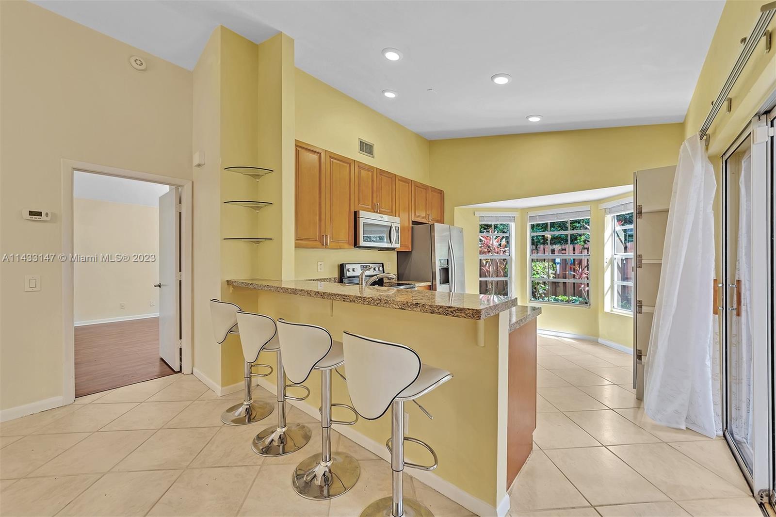 COUNTRY ISLES GARDEN HOME - Residential Lease