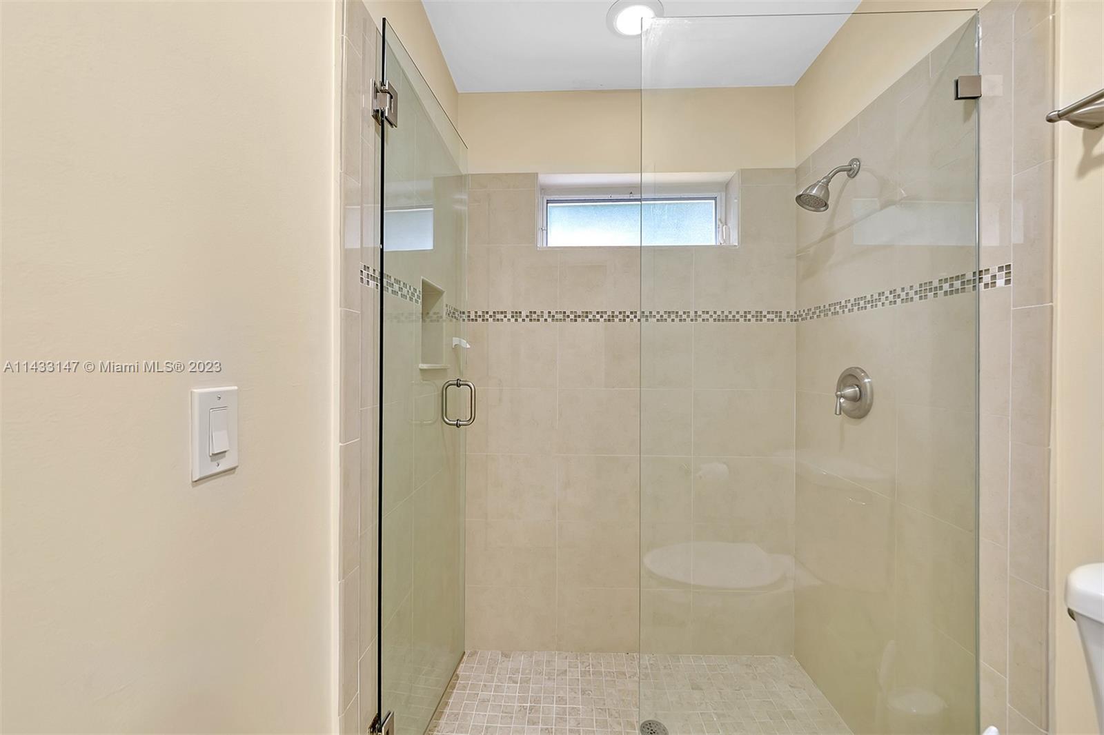 COUNTRY ISLES GARDEN HOME - Residential Lease