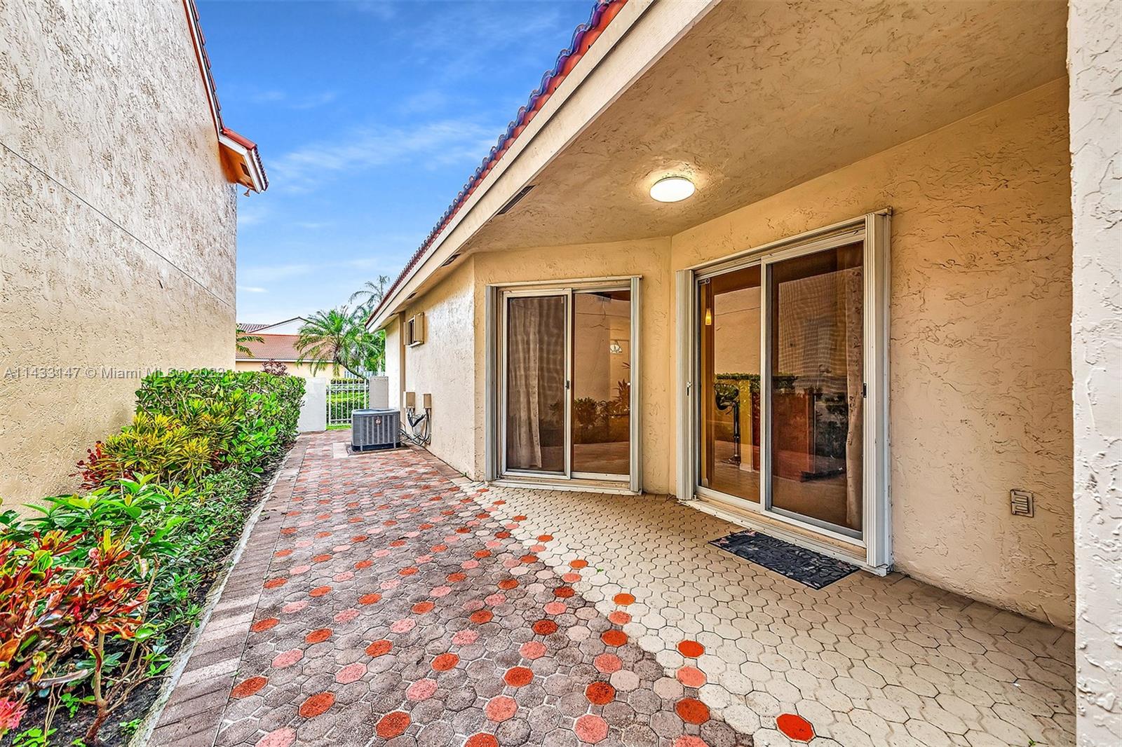 COUNTRY ISLES GARDEN HOME - Residential Lease