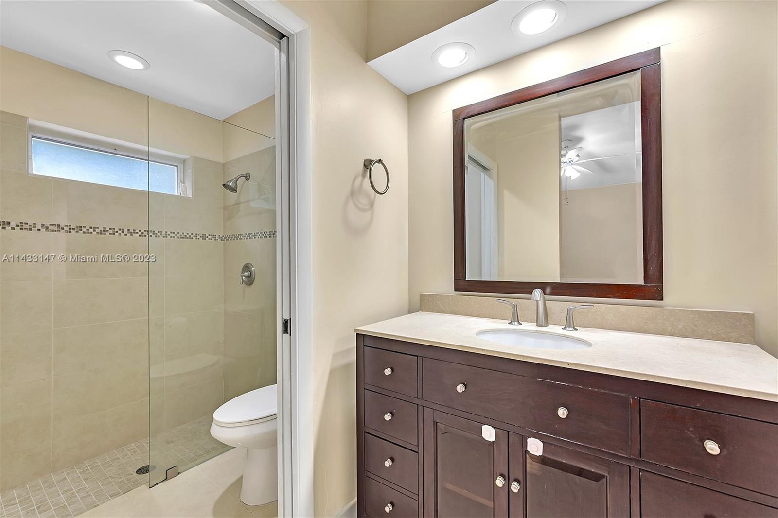 COUNTRY ISLES GARDEN HOME - Residential Lease