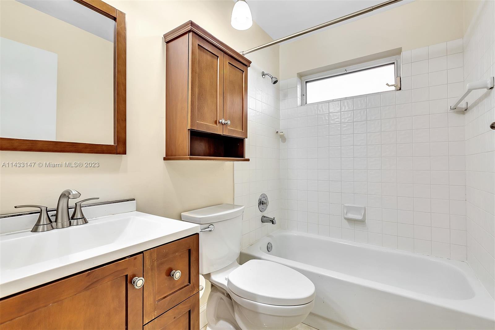 COUNTRY ISLES GARDEN HOME - Residential Lease