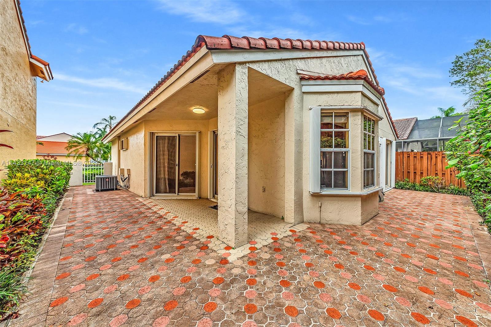 COUNTRY ISLES GARDEN HOME - Residential Lease