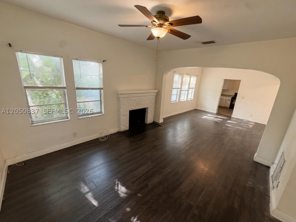706 9th St A - Image 1