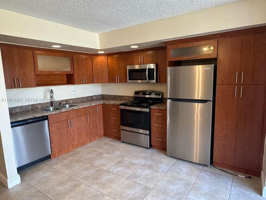 THE HORIZONS WEST CONDO - Residential Lease