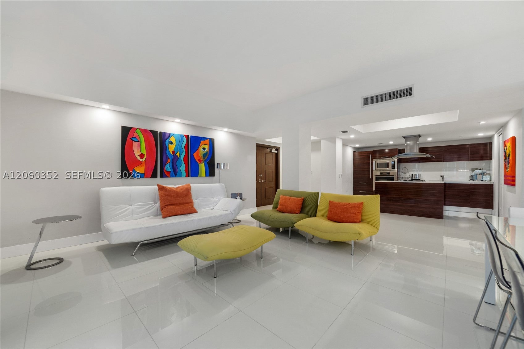 3739 Collins Ave N-503