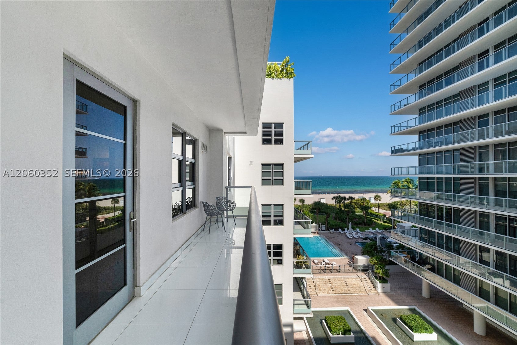 3739 Collins Ave N-503