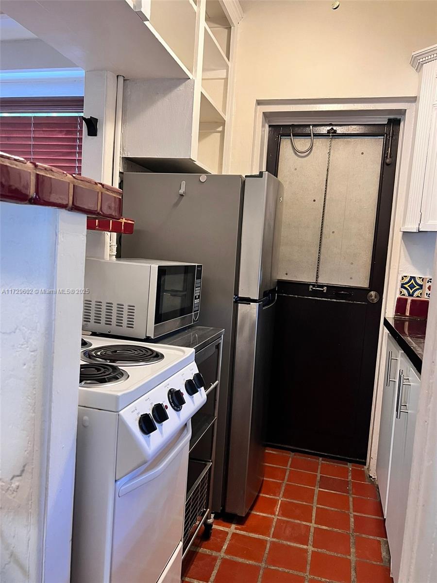CORAL GABLES GRANADA - Residential Lease