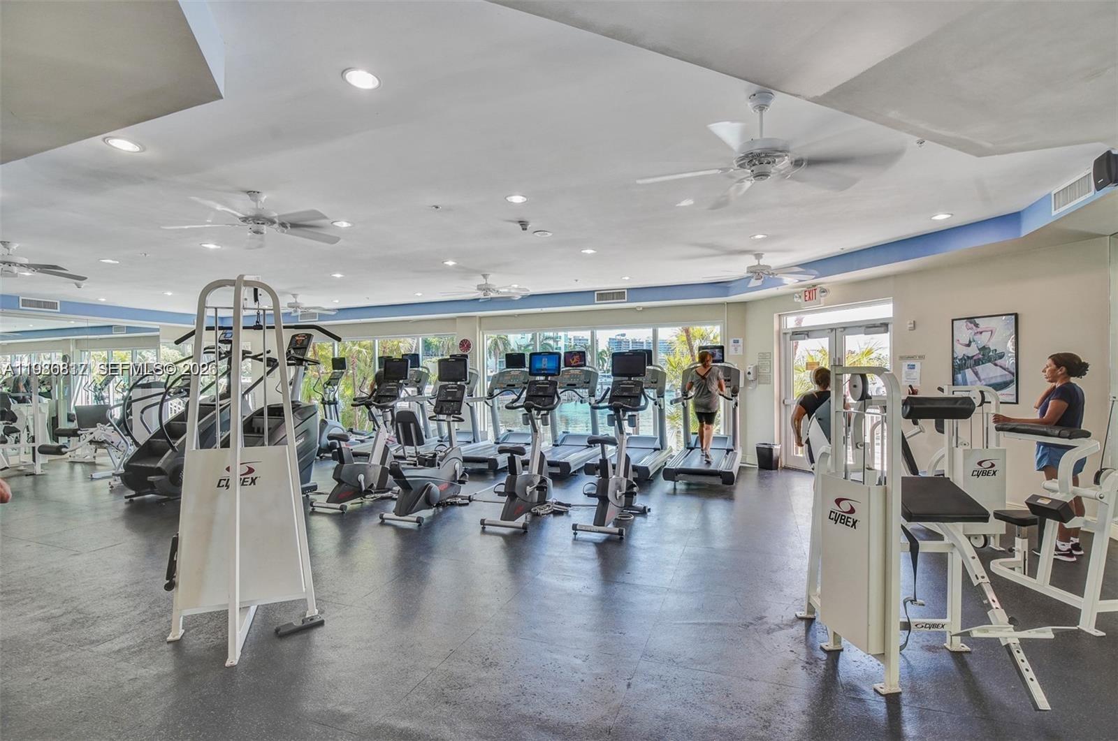 Aventura Marina - Residential