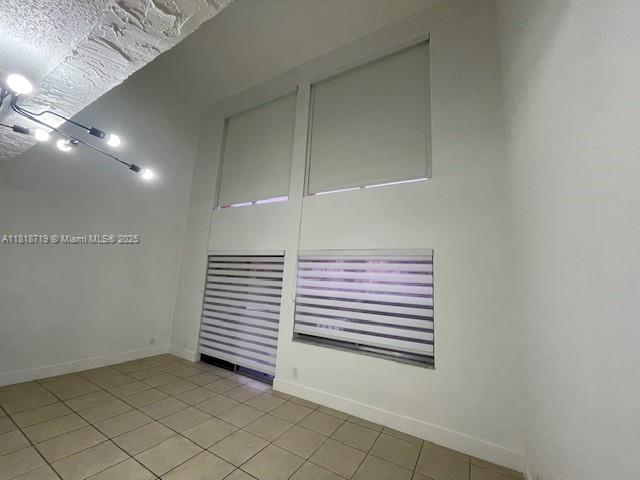 VENETIAN GARDENS AT COUNT - Residential Lease