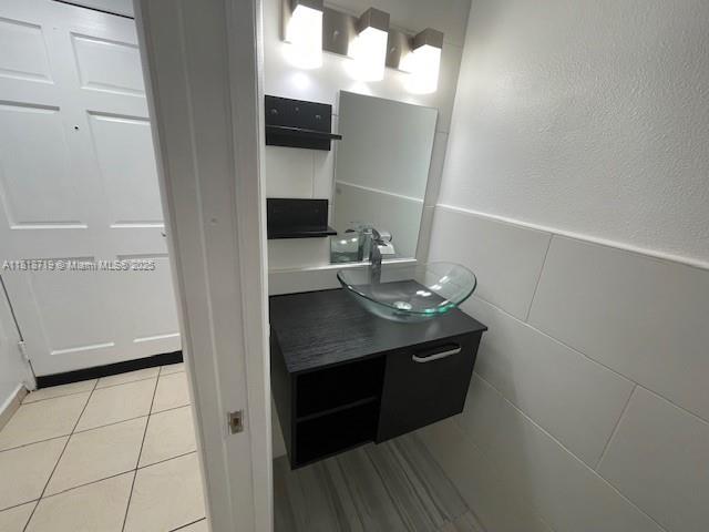 VENETIAN GARDENS AT COUNT - Residential Lease