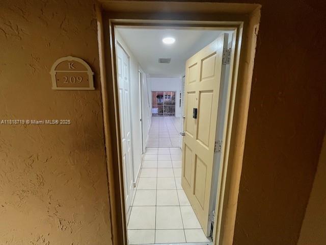 18051 Nw 68th Ave K209, Hialeah, Miami-Dade County, Florida - 1 Bedrooms  
2 Bathrooms - 