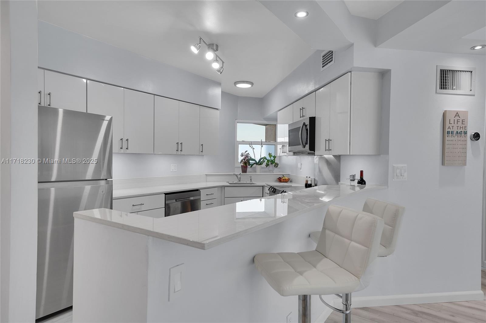 BREAKWATER TOWERS CO-OP - Residential