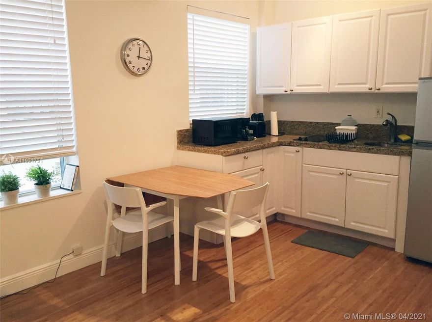 Absolutely stunning furnished studio in the heart of South Beach, fully remodeled and equipped with stainless steel
kitchen, granite counter tops, modern bathroom and washer and dryer inside the unit, to name a few. Just come
with your toothbrush. Fantastic location, only blocks from the ocean and Lincoln Rd. Easy to show just send me a showing request.