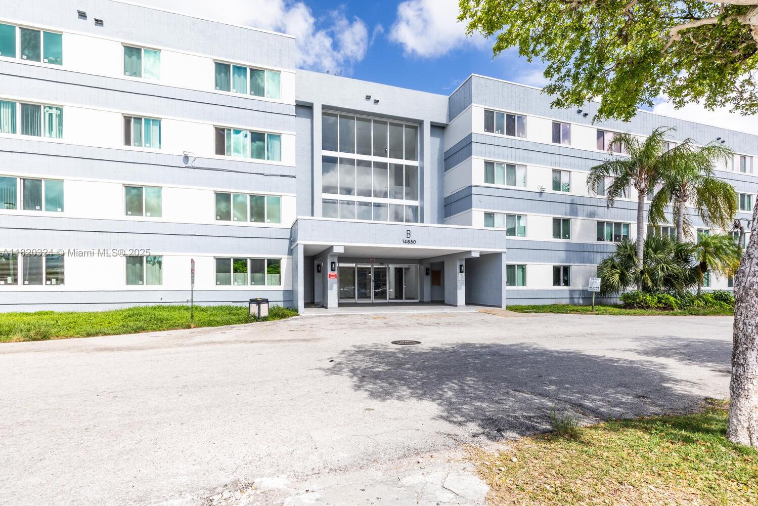 Property for Sale at 14850 Naranja Lakes Blvd B1b, Homestead, Miami-Dade County, Florida - Bedrooms: 2 
Bathrooms: 2  - $169,999