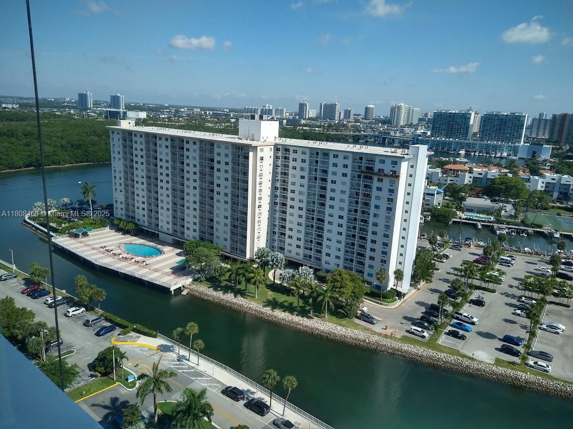 500 Bayview Dr 2031