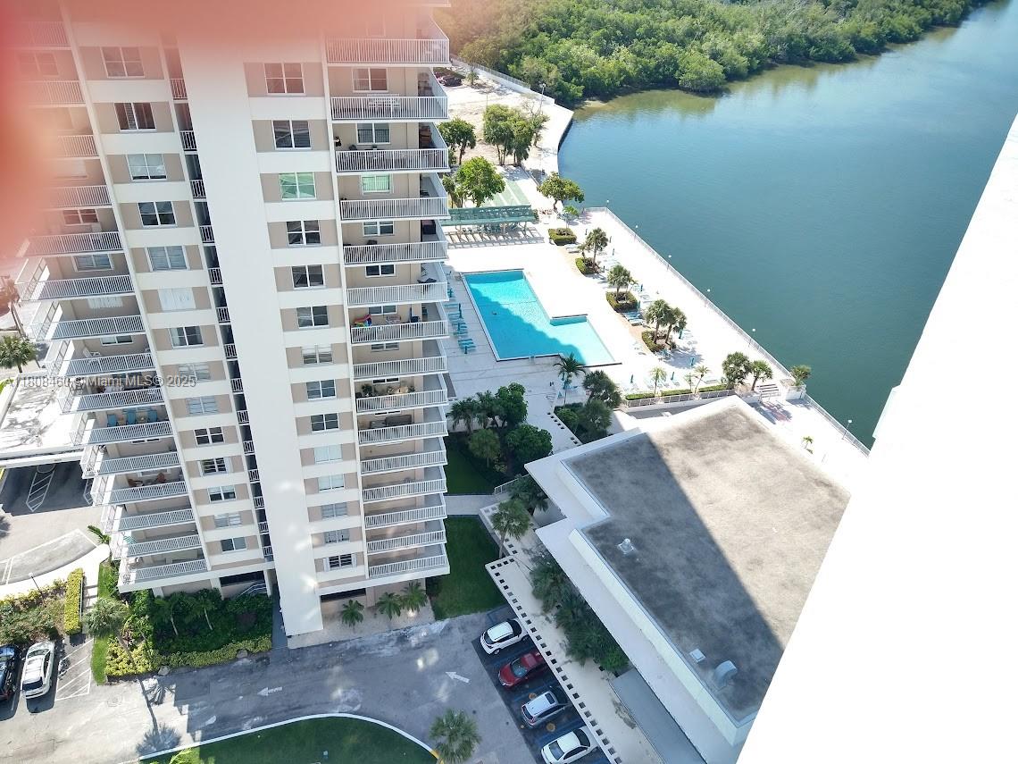 500 Bayview Dr 2031