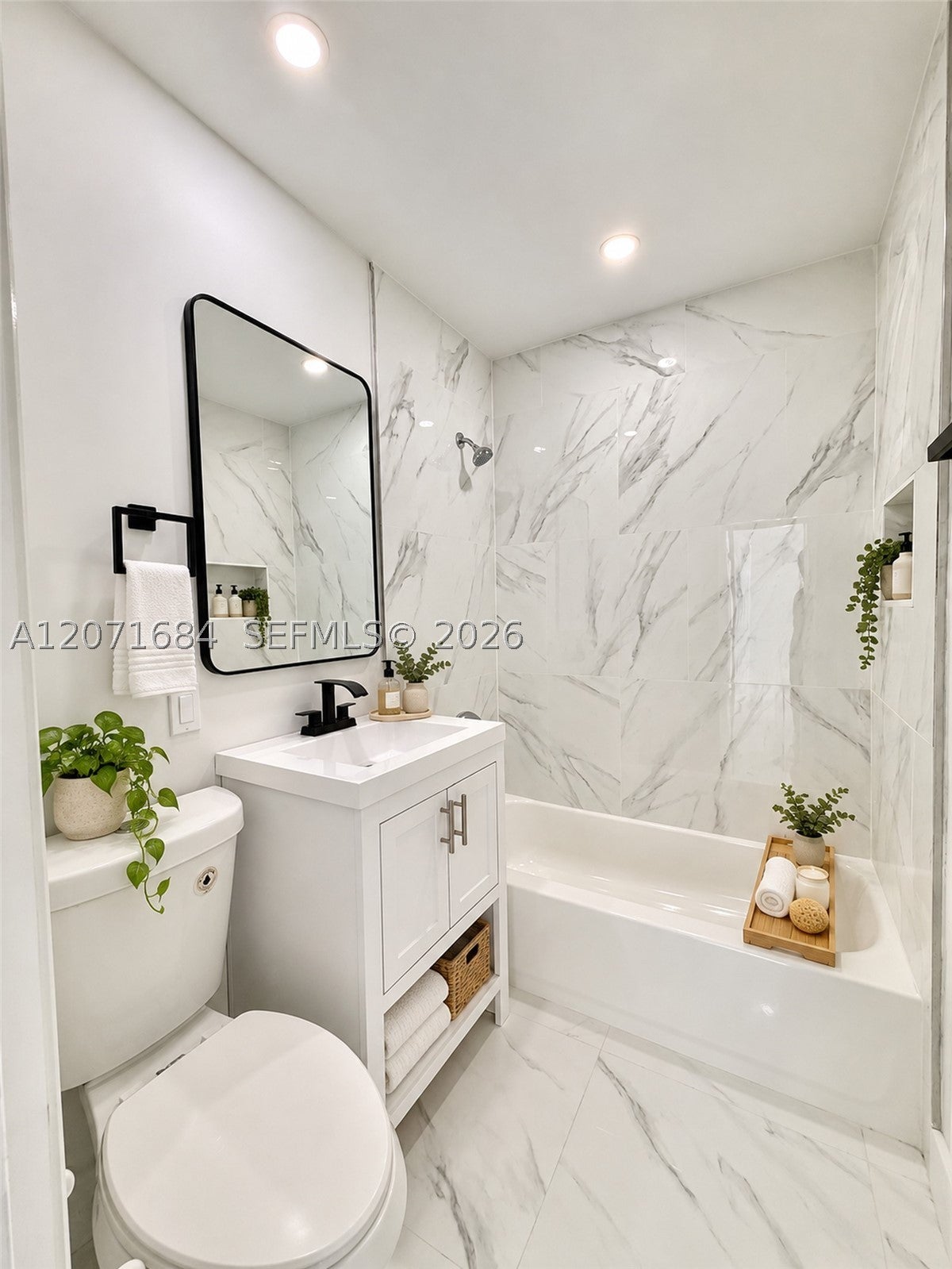 1240 W 26TH CT