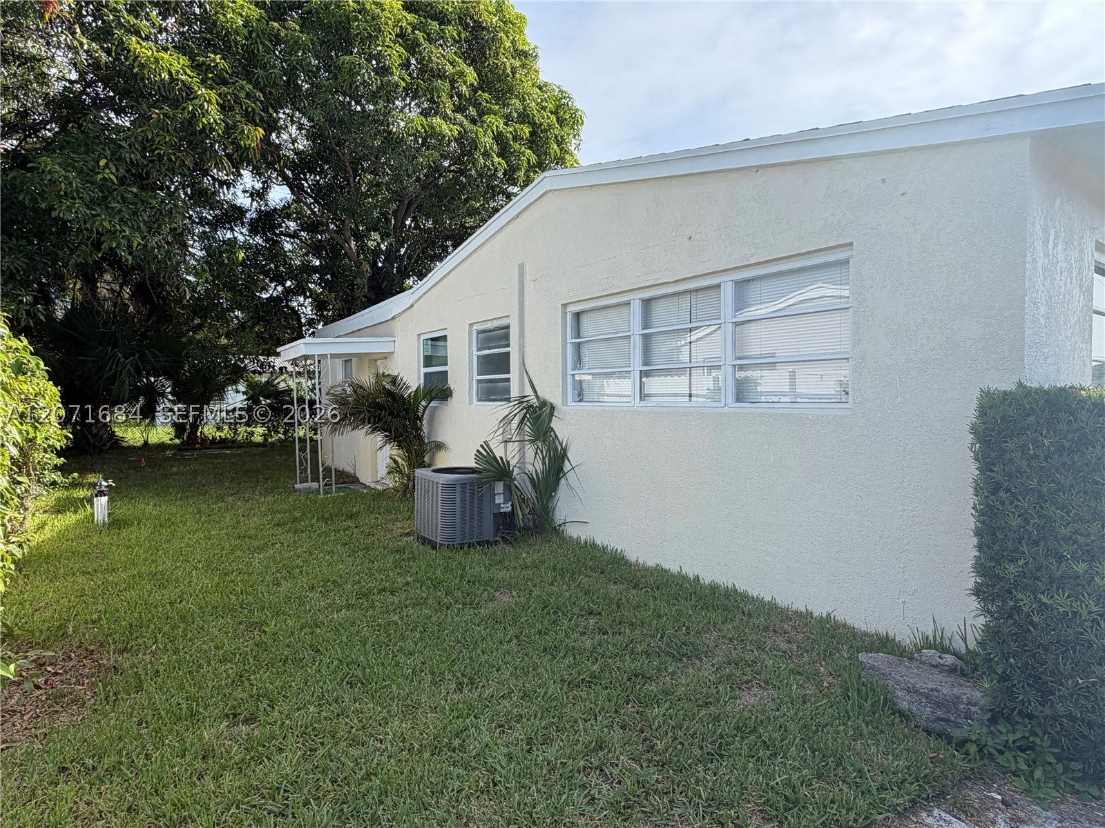 1240 W 26TH CT