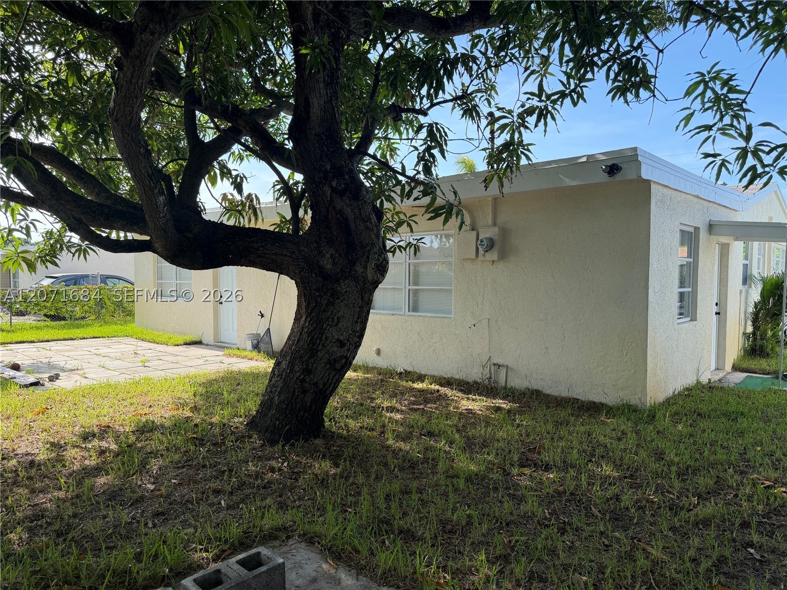 1240 W 26TH CT