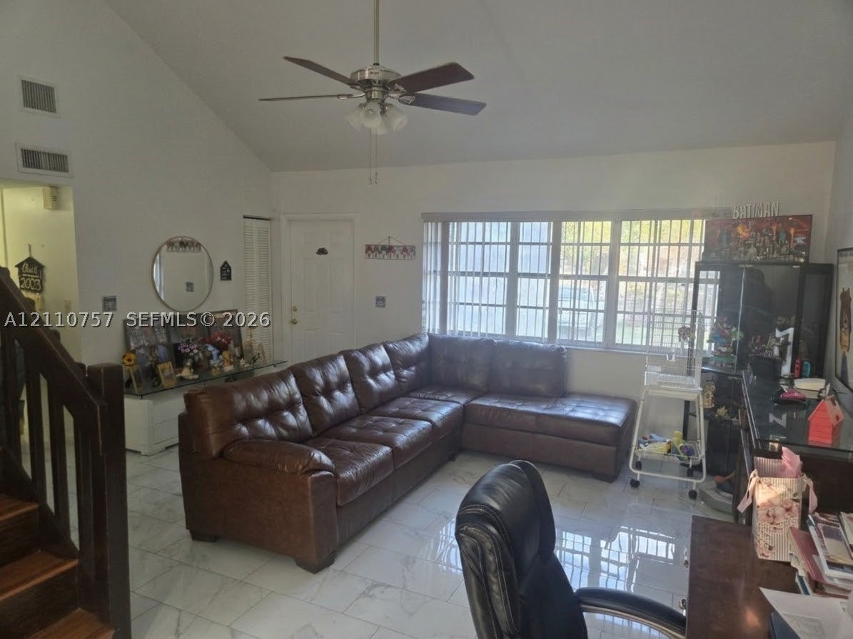 1354 Pelican Ct