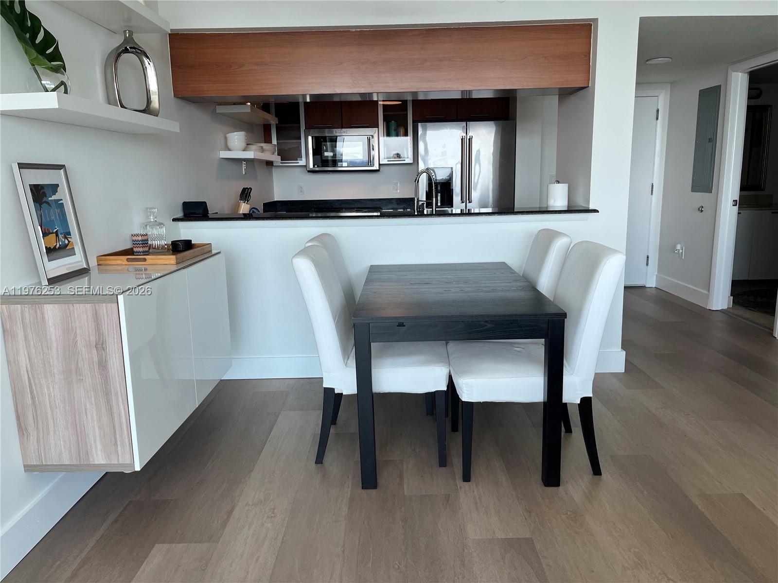 1800 CLUB CONDO - Residential Lease