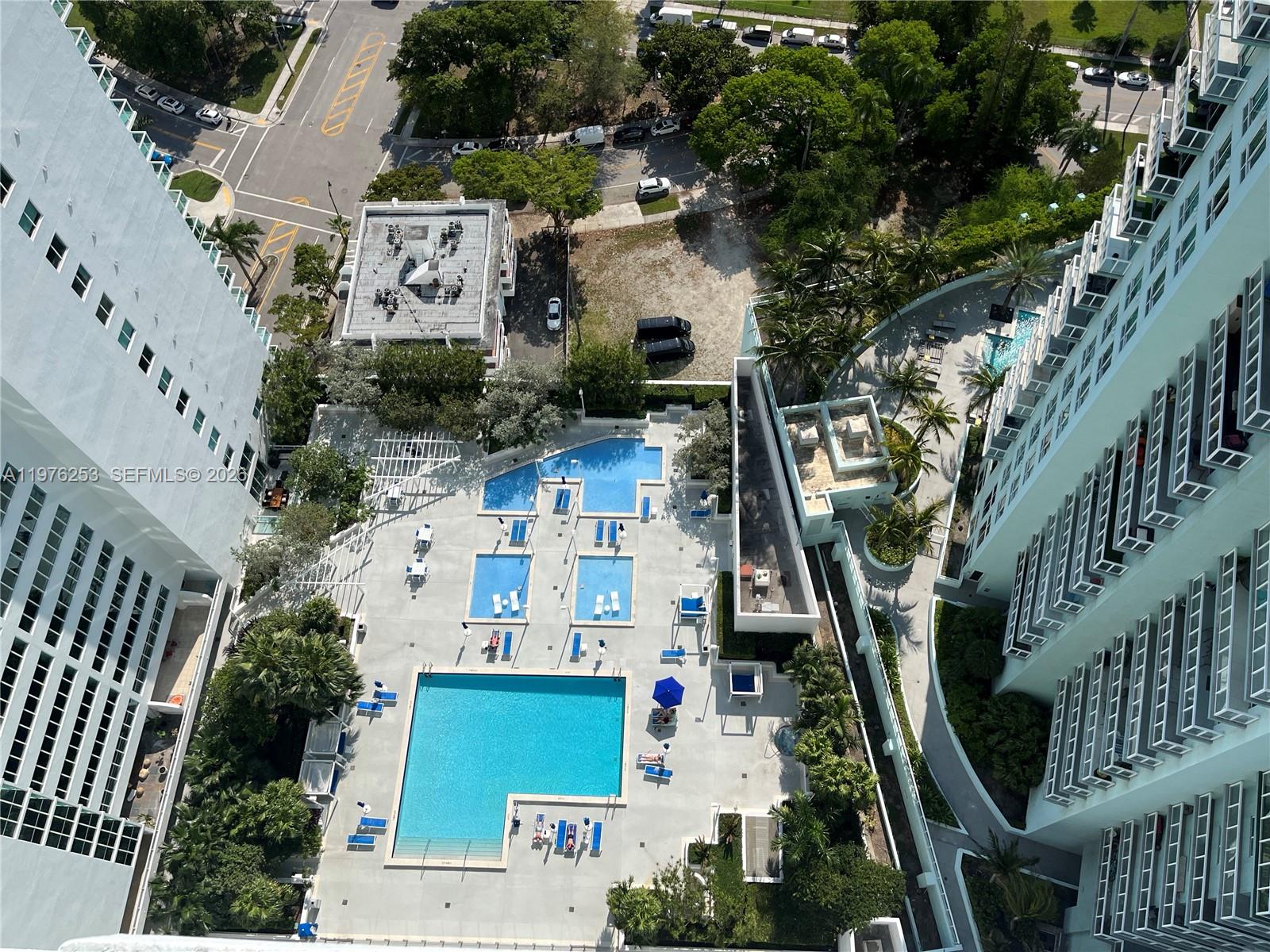 1800 CLUB CONDO - Residential Lease