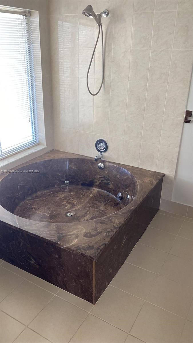 HAYLOFTS OF CORAL SPRINGS - Residential