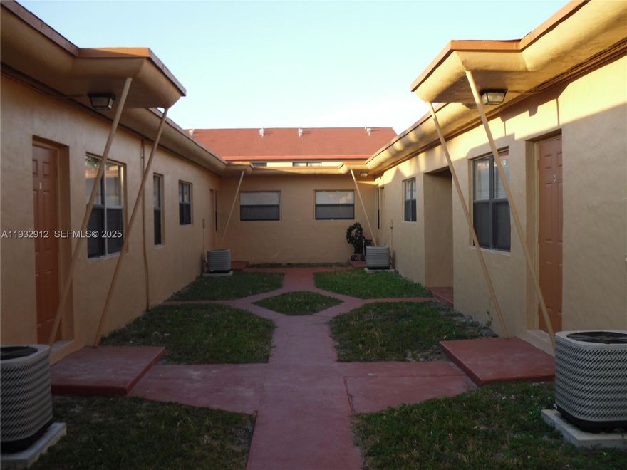 Great Location, Lovely Apartment, Ready For New Tenant. Please Contact L/A