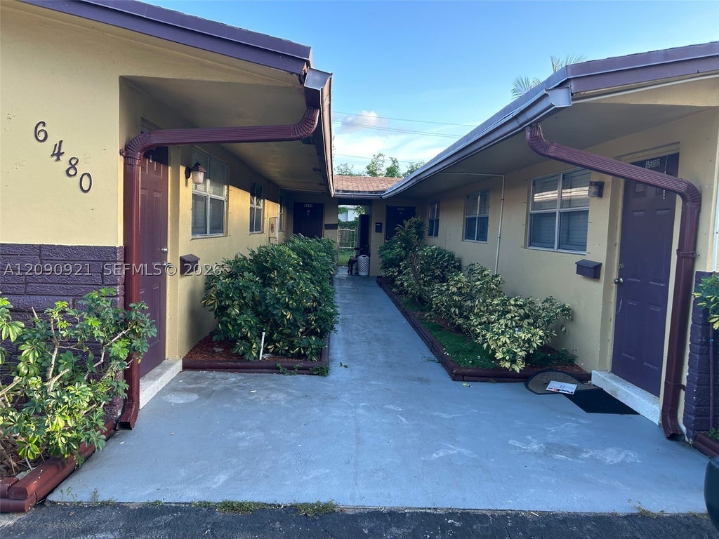 Photo of 6480 NW 20th Ct #1, Sunrise, FL 33313 (MLS # A12090921)