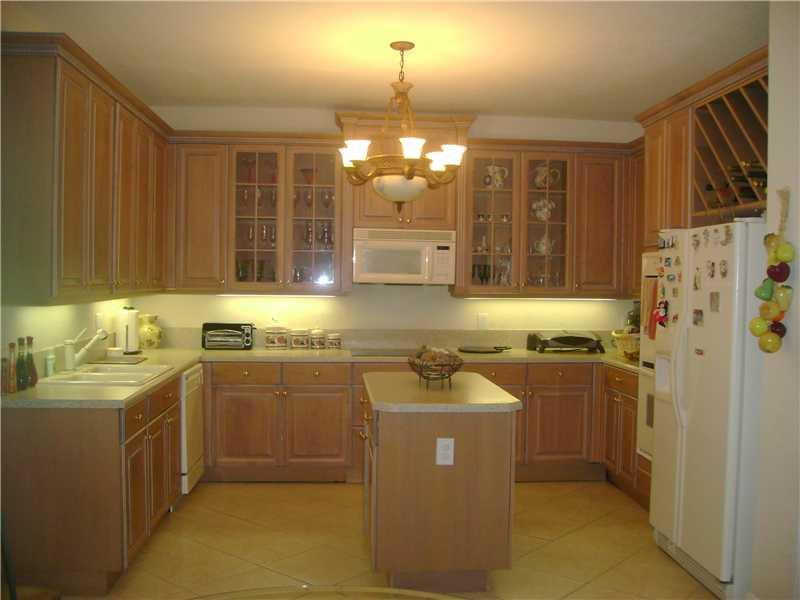 MONARCH LAKES - Residential Lease