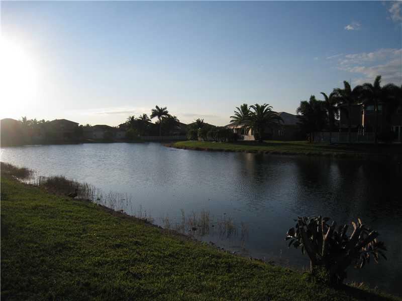 MONARCH LAKES - Residential Lease