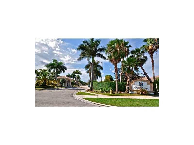 MONARCH LAKES - Residential Lease