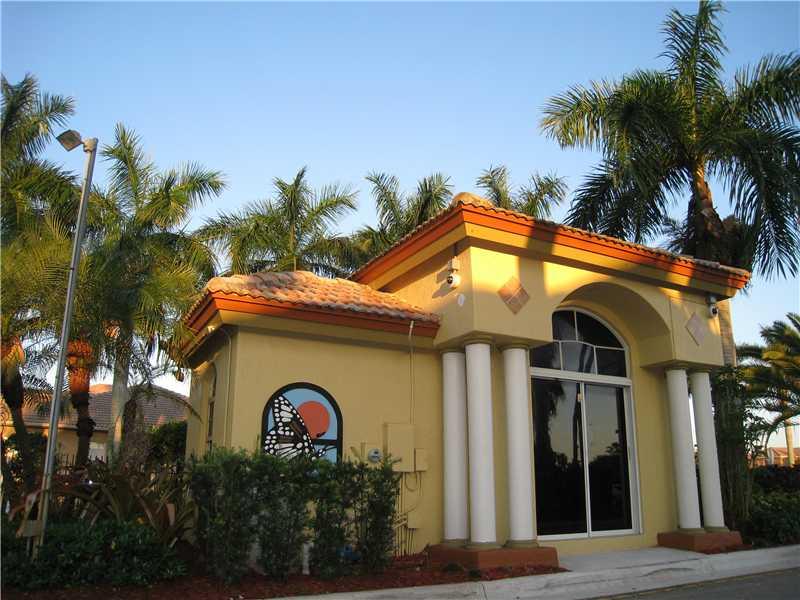 MONARCH LAKES - Residential Lease