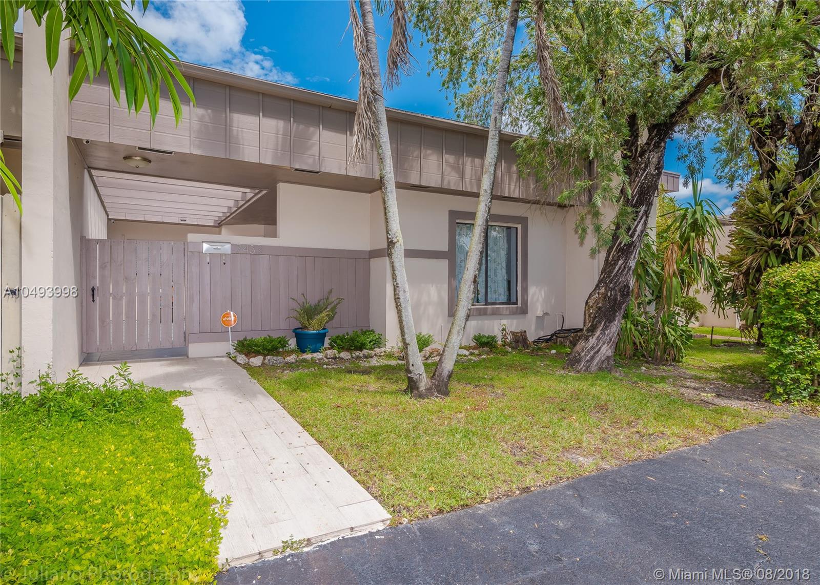 CREEKSIDE VILLAS SEC1 - Residential