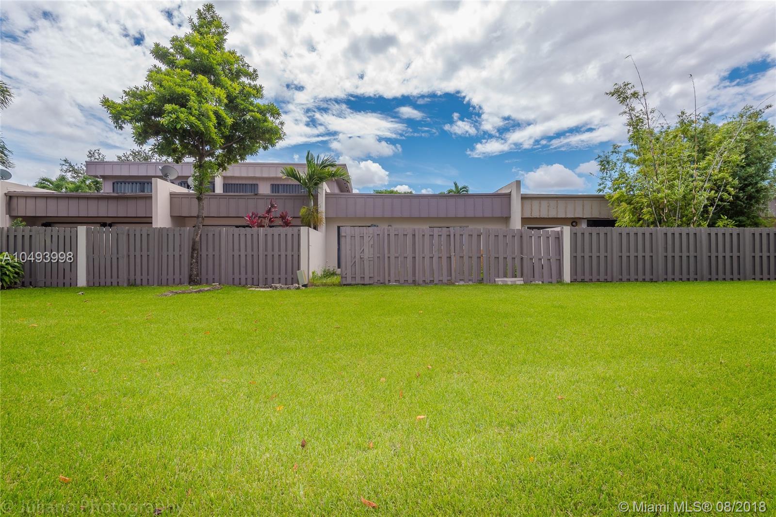 CREEKSIDE VILLAS SEC1 - Residential