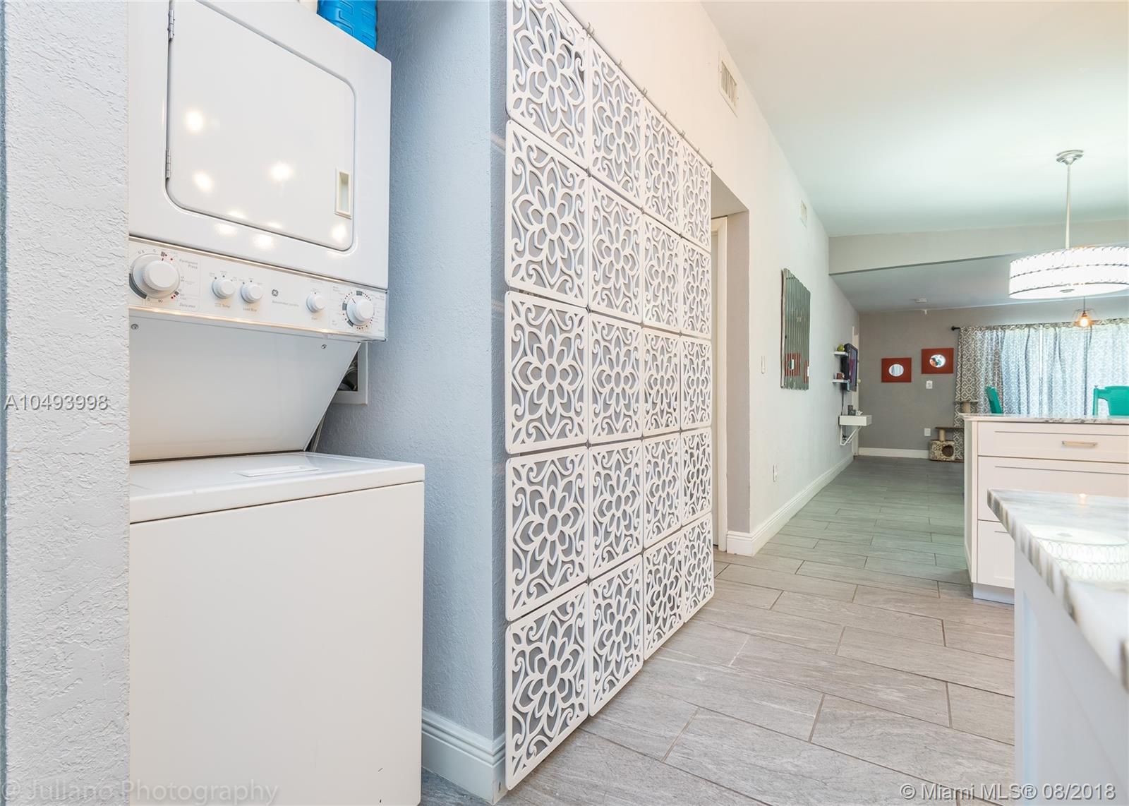 CREEKSIDE VILLAS SEC1 - Residential