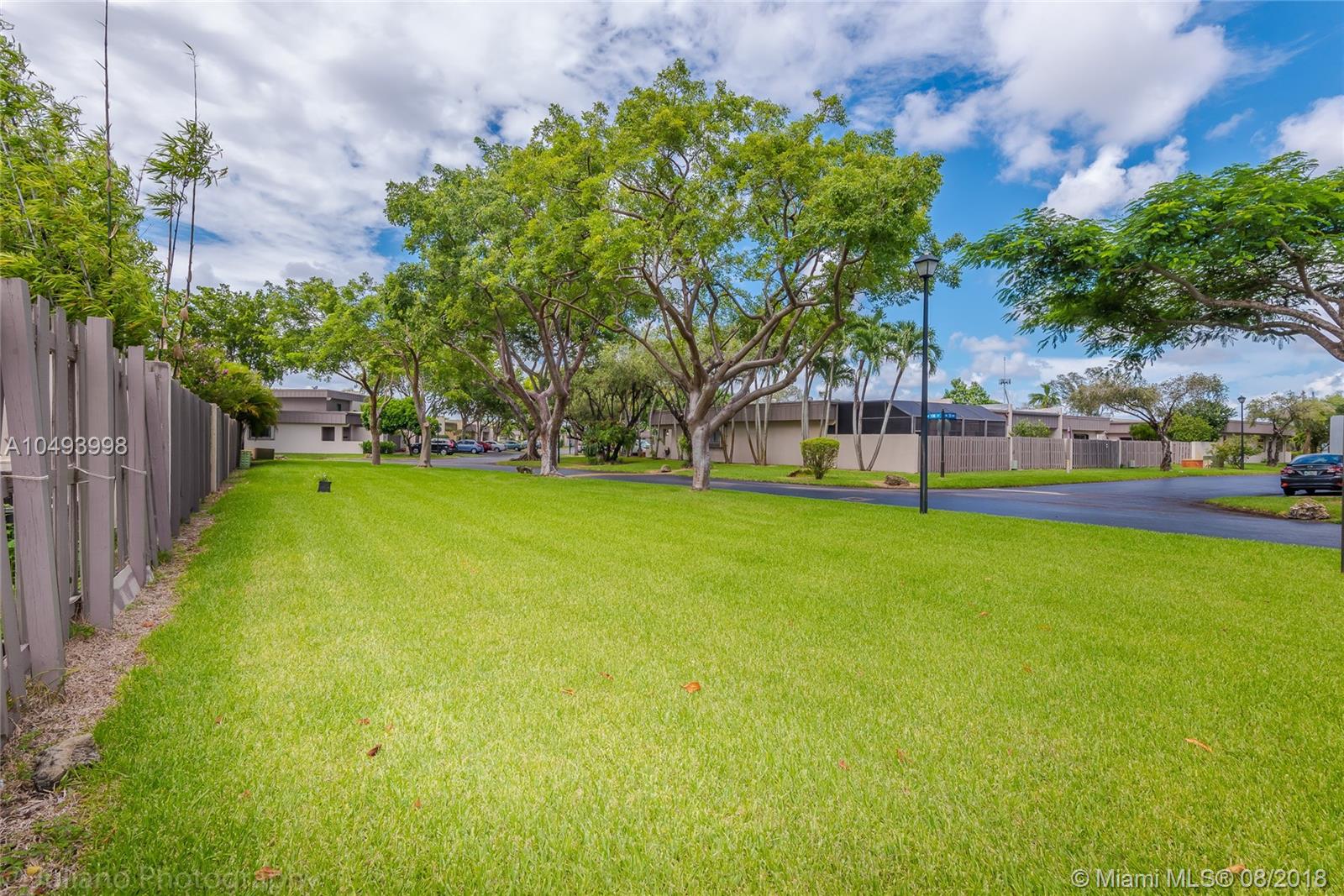 CREEKSIDE VILLAS SEC1 - Residential