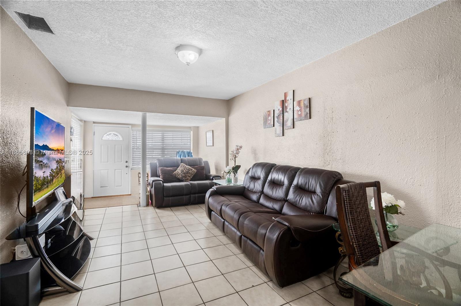 HIALEAH 13TH ADDN AMD PL - Residential