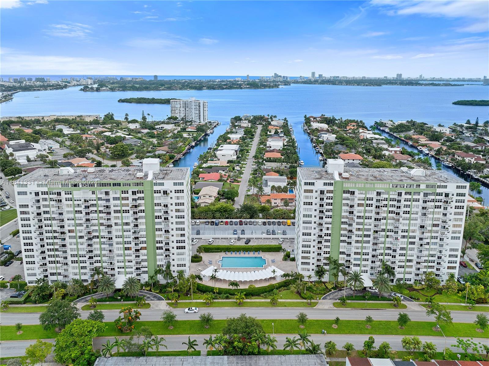 BAYVIEW TOWERS CONDO SOUT - Residential