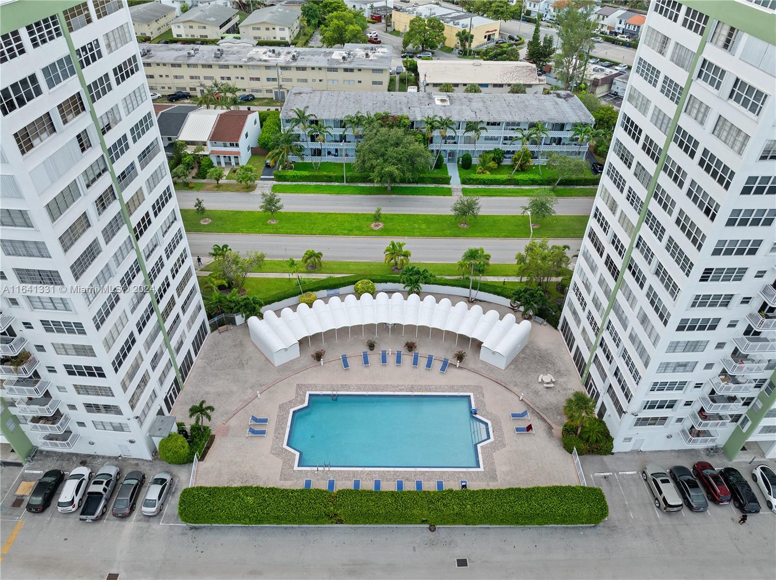 BAYVIEW TOWERS CONDO SOUT - Residential