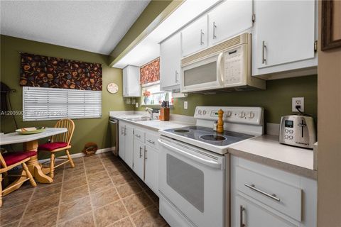 Tiny photo for 2524 SE 19th Pl #204-B, Homestead, FL 33035 (MLS # A12005905)