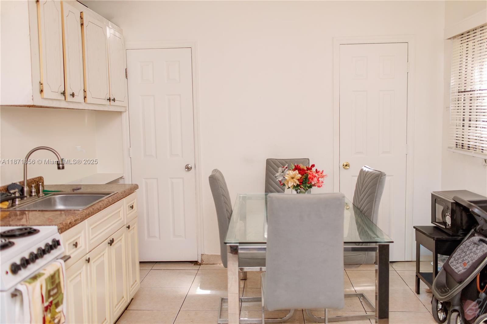 DIXIE HIGHWAY TRACK - Residential Income