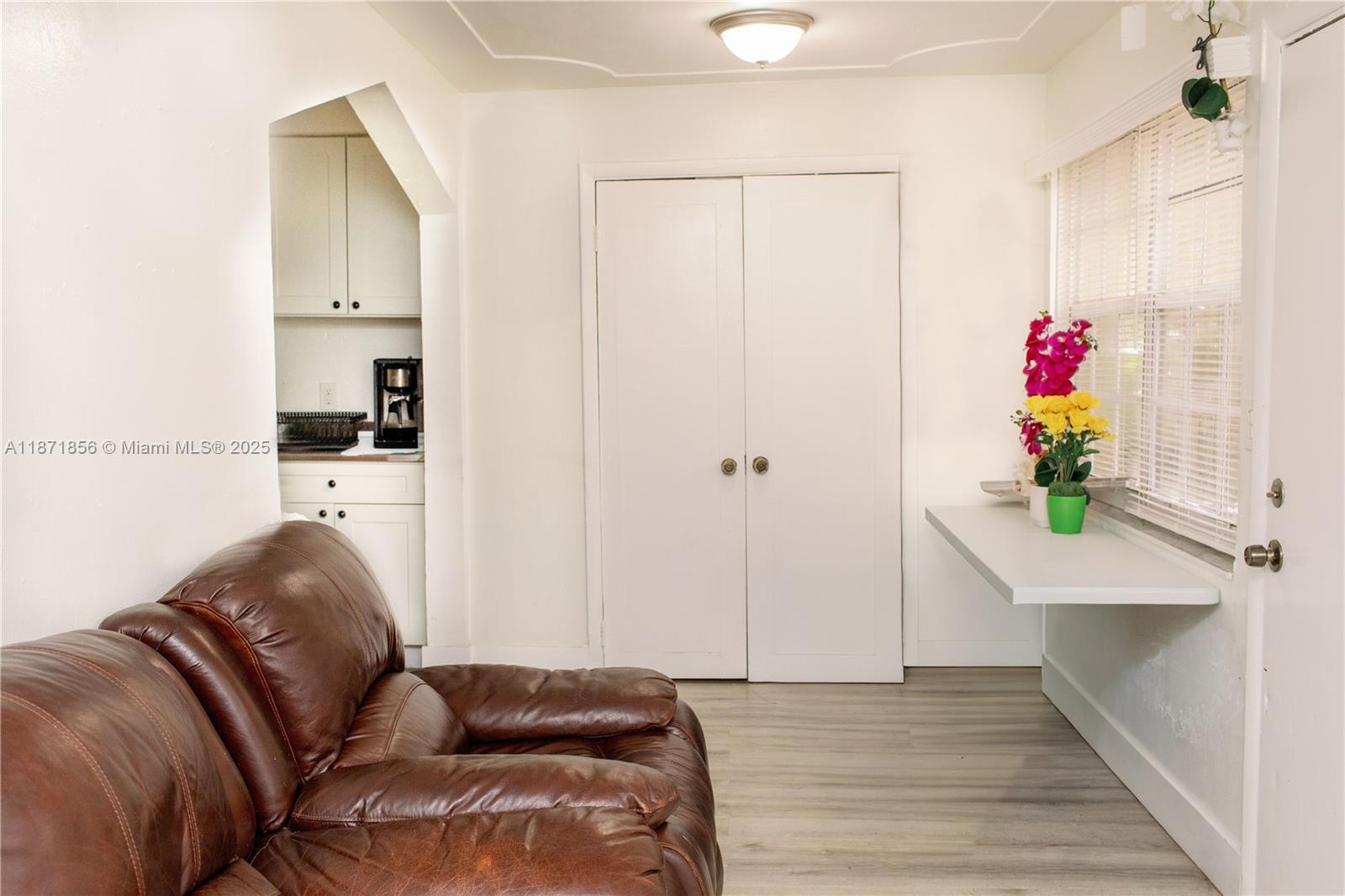 DIXIE HIGHWAY TRACK - Residential Income