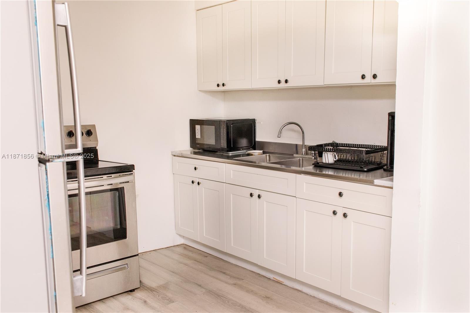 DIXIE HIGHWAY TRACK - Residential Income