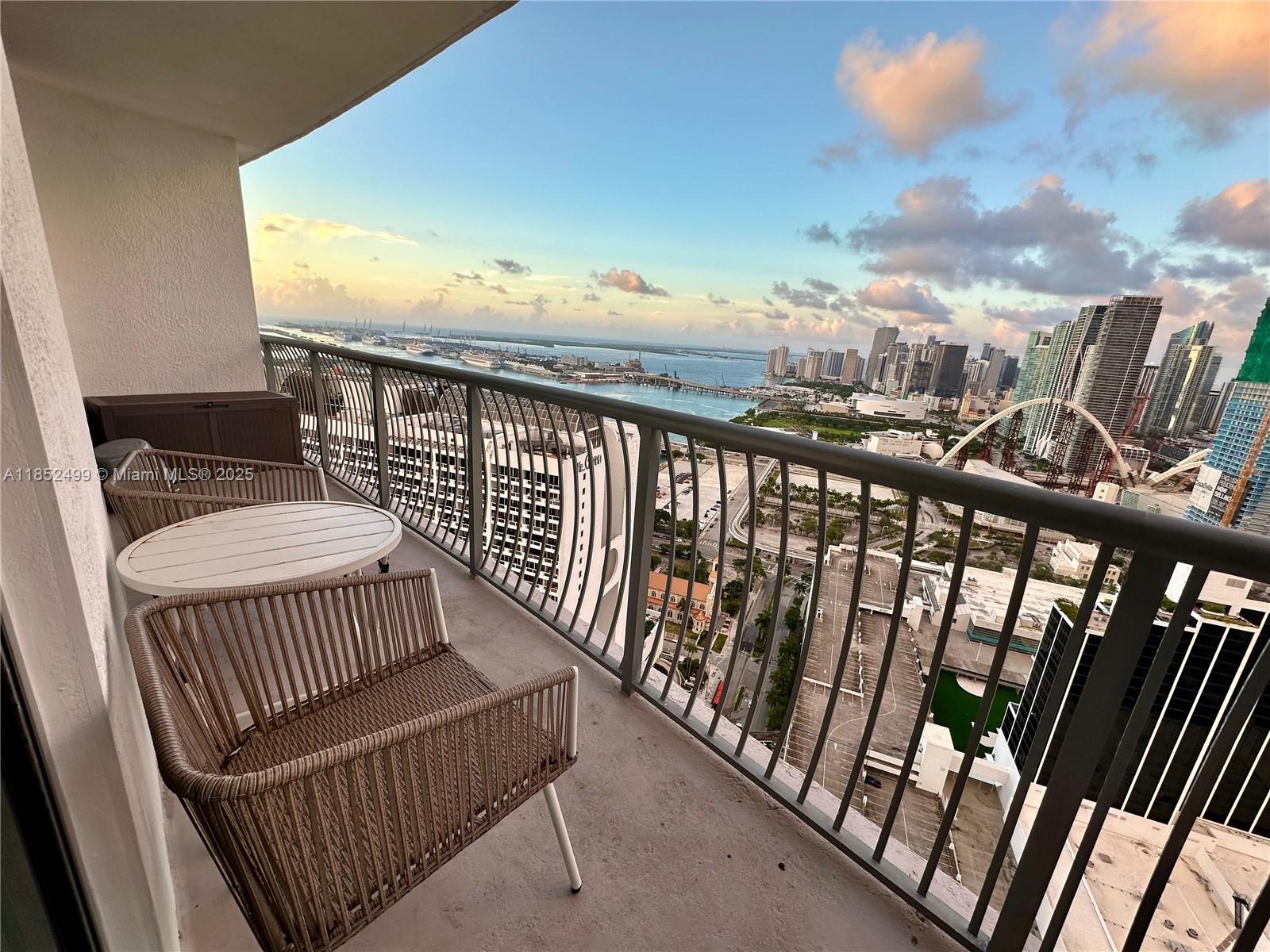 1750 N Bayshore Dr 4712