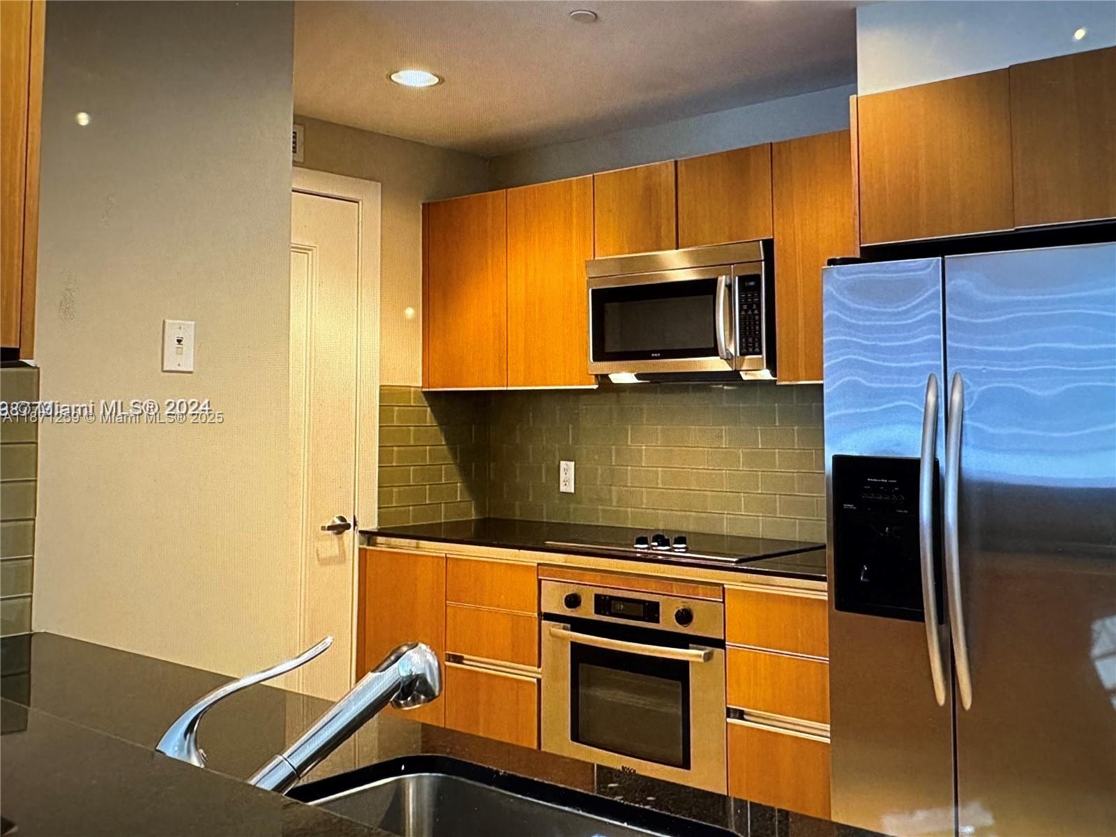 1060 Brickell Ave 1905